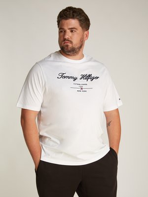 T-shirt avec lettrage de la marque brodé