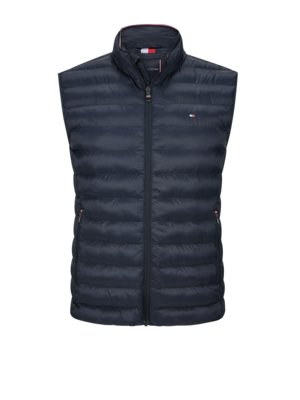 Stowable quilted gilet with embroidered logo