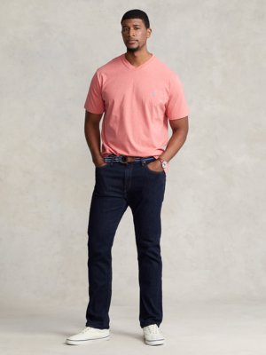 Raw Jeans in a Relaxed Straight Fit