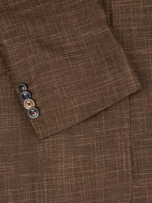 Nahaufnahme eines braunen Jacketts mit quadratischem Muster. Auf dem Ärmel sind fünf Knöpfe zu sehen. Die Knöpfe sind in verschiedenen Farben: Grau, Blau, Beige und Rot.