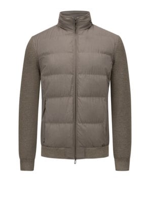 Wattierte Steppjacke mit Strick-Einsätzen und verstaubarer Kapuze