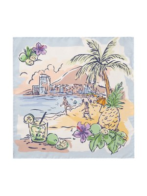 Auf hellem Hintergrund eine Strand-Illustration. Strand mit Palmen, Ananas und Menschen, die Fußball spielen. Ein Cocktail mit Eis und Limetten daneben. Dazwischen Blumen und Obst. Der Hintergrund ist hellblau.