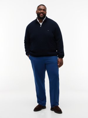 Twill chinos Denton with subtle texture and stretch, straight fit