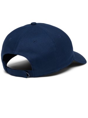 Cotton cap with embroidered label lettering