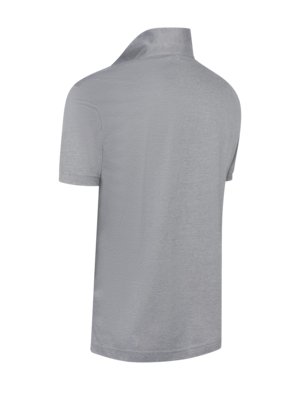 Solid-colored polo shirt made of soft cotton