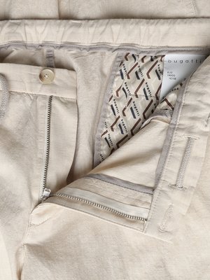 Light summer trousers made from a linen blend with a drawstring