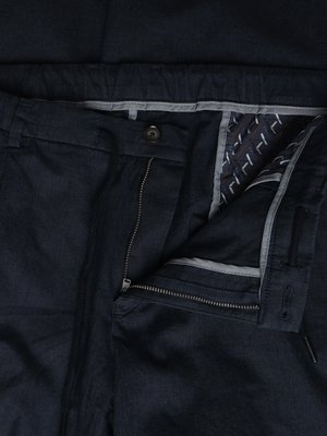 Light summer trousers made from a linen blend with a drawstring