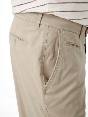 Leichte Chino Everest mit Lyocell und Stretch, Regular Fit