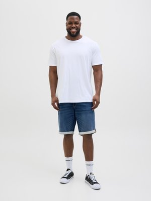 Jeans-Shorts mit dezenter Waschung und Stretch, Regular Fit