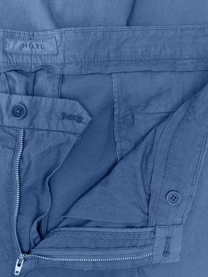 Chinos made from a cotton-lyocell blend