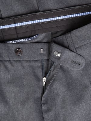 Businesshose aus einem  Schurwollmix in Perfect Cut-Ausführung