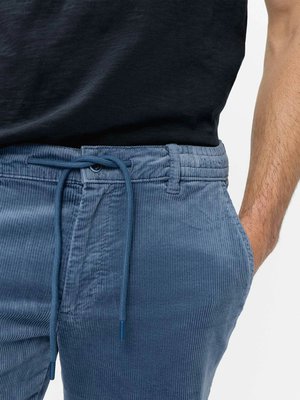 Stretch-Bermudashorts mit Lyocell in Cord-Qualität, Modern Fit