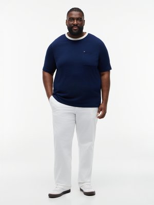 Bavlněné tričko se síťovaným límcem, střih Regular Fit