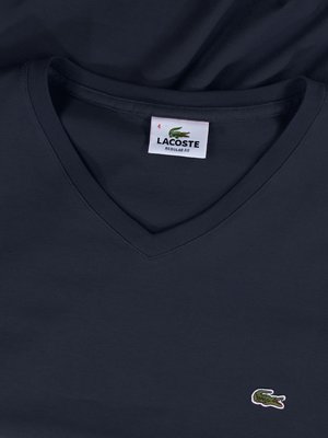 T-Shirt mit V-Ausschnitt und kleiner Logo-Stickerei 