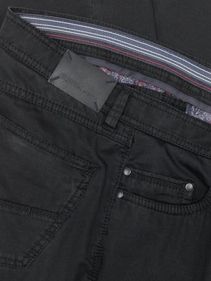 Five-pocket pants with stretch content