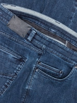 Five-pocket jeans in high stretch