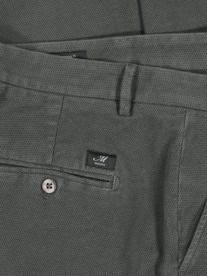 Kalhoty s drobným vzorem