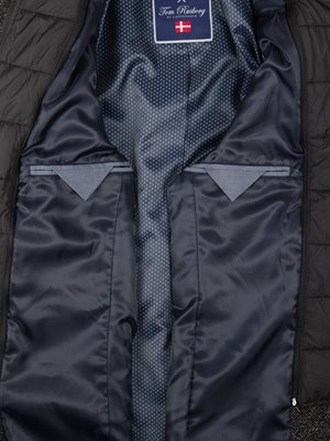 Płaszcz z minimalistyczną strukturą, z panelem