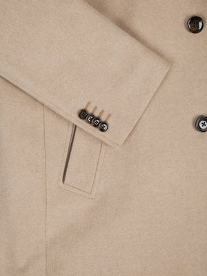 Płaszcz wełniany z futrzanym panelem