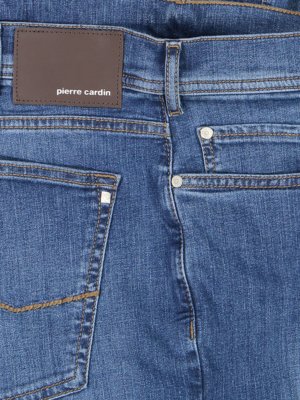 Jeans with stretch content