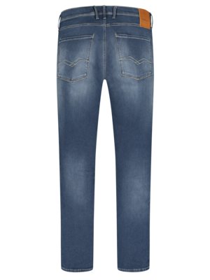 Jeans-in-Hyperflex-Qualität,-Anbass