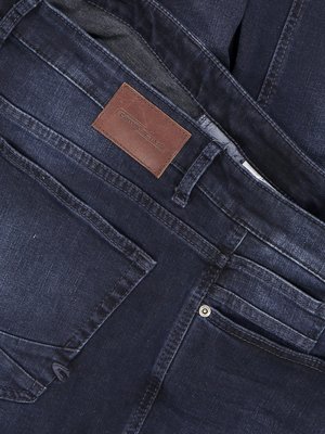 Five-pocket jeans in 'fleXXX active' fabric