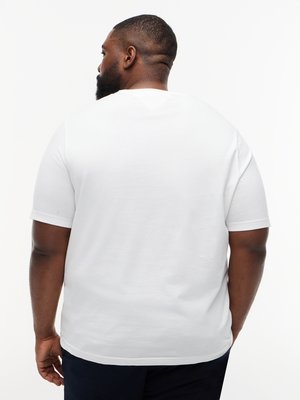 Soft cotton t-shirt with logo embroidery