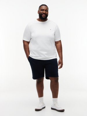 Soft cotton t-shirt with logo embroidery