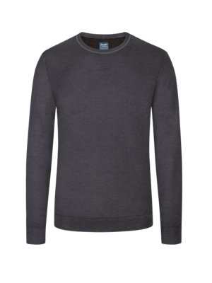 Round-neck-sweater-in-pure-virgin-wool