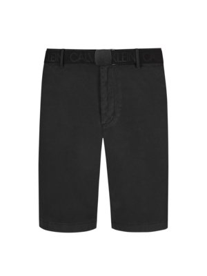 Shorts with a practical belt
