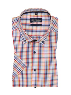 Short-sleeved shirt with check pattern and button-down collar