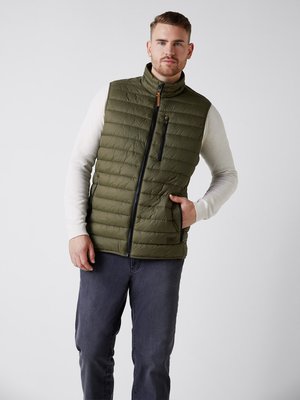 Quilted gilet with lightweight padding
