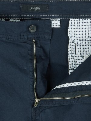 Shorts with cargo pockets
