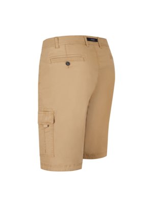 Shorts with cargo pockets