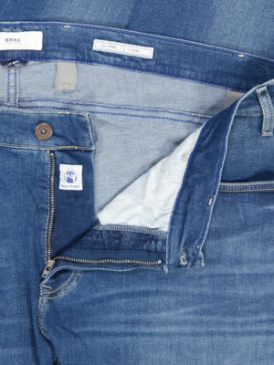 Jeans-with-vintage-washed-effect,-Chris
