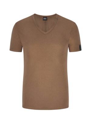 T-shirt with shallow V-neck