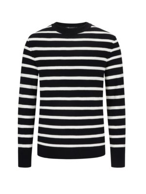 Sweater-with-striped-pattern
