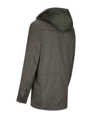 Lehká bunda pro volný čas s integrovanou kapucí