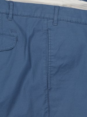 Chinos with micro texture, with trouser crease