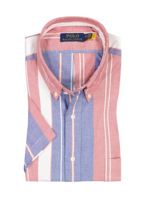 Short sleeve shirt with a striped pattern