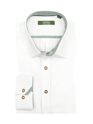 Traditional shirt with a breast pocket