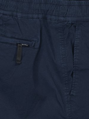 Chinos-in-a-jogger-style,-Detroit
