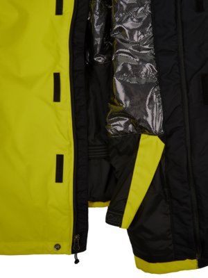 Ski jacket with removable hood