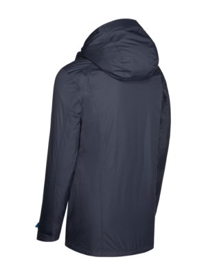 Functional-jacket-with-taped-seams