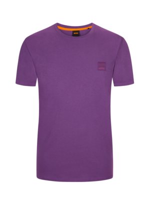 T-shirt-with-logo-patch