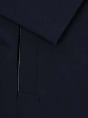 Krótki płaszcz z odpinanym panelem
