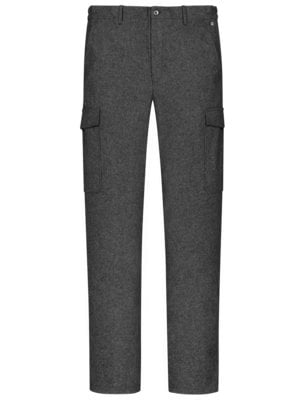 Chinos with cargo pockets in a virgin wool blend, Vargo