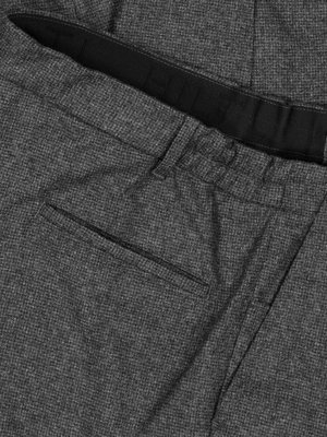 Chinos with cargo pockets in a virgin wool blend, Vargo