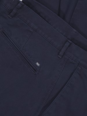 Chinos in a stretch cotton blend