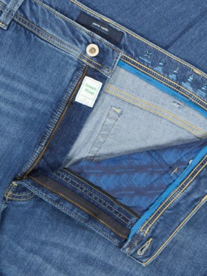 Five-pocket jeans in a washed look, Futureflex